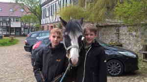 ... drei Männer, die sich verstehen ...